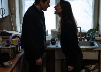 Муж хотел заселить брата в мою квартиру по просьбе мамы — я поставила услови